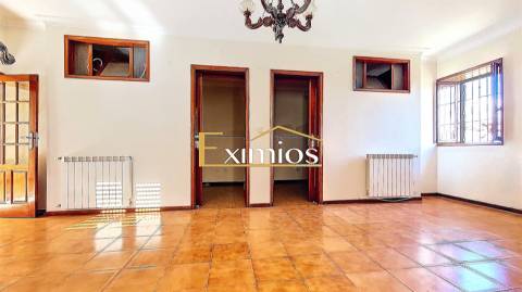 Moradia V3 com garagem para um carro, em Terroso