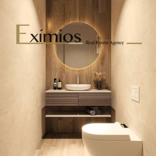 Moradia V2, para restauro, no centro da Póvoa de Varzim