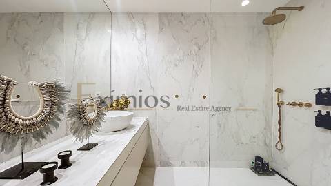 Apartamento T3 com terraço e garagem para 2 carros, na Póvoa de Varzim