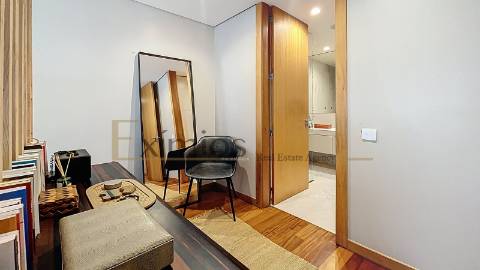 Apartamento T3 com terraço e garagem para 2 carros, na Póvoa de Varzim