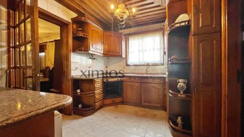 Moradia V3 com garagem para dois carros, em Beiriz