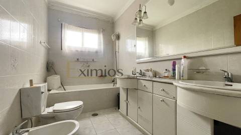 Moradia V3 com garagem para dois carros, em Beiriz