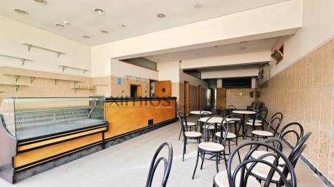 Moradia V3 remodelada, localizada em Balazar