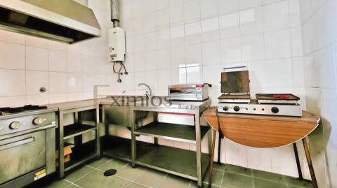 Moradia V3 remodelada, localizada em Balazar