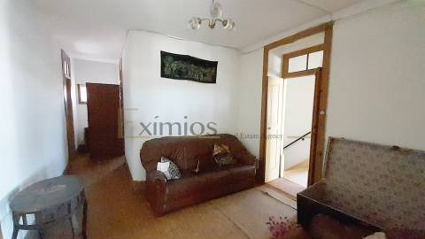 Moradia Centenária, próxima ao Metro de Santa Clara