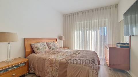 Apartamento T4, remodelado, no centro da Póvoa de Varzim