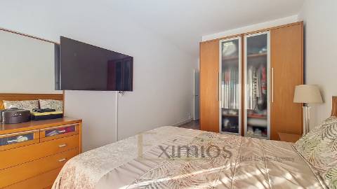 Apartamento T4, remodelado, no centro da Póvoa de Varzim