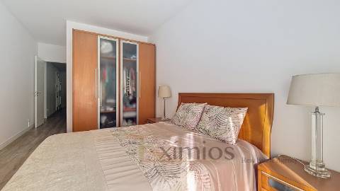 Apartamento T4, remodelado, no centro da Póvoa de Varzim