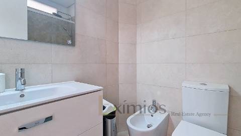 Apartamento T4, remodelado, no centro da Póvoa de Varzim