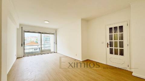 Apartamento T2, remodelado, no centro da cidade do Porto