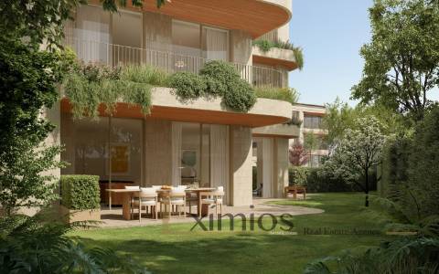 Apartamento T3, em construção, na Foz do Porto