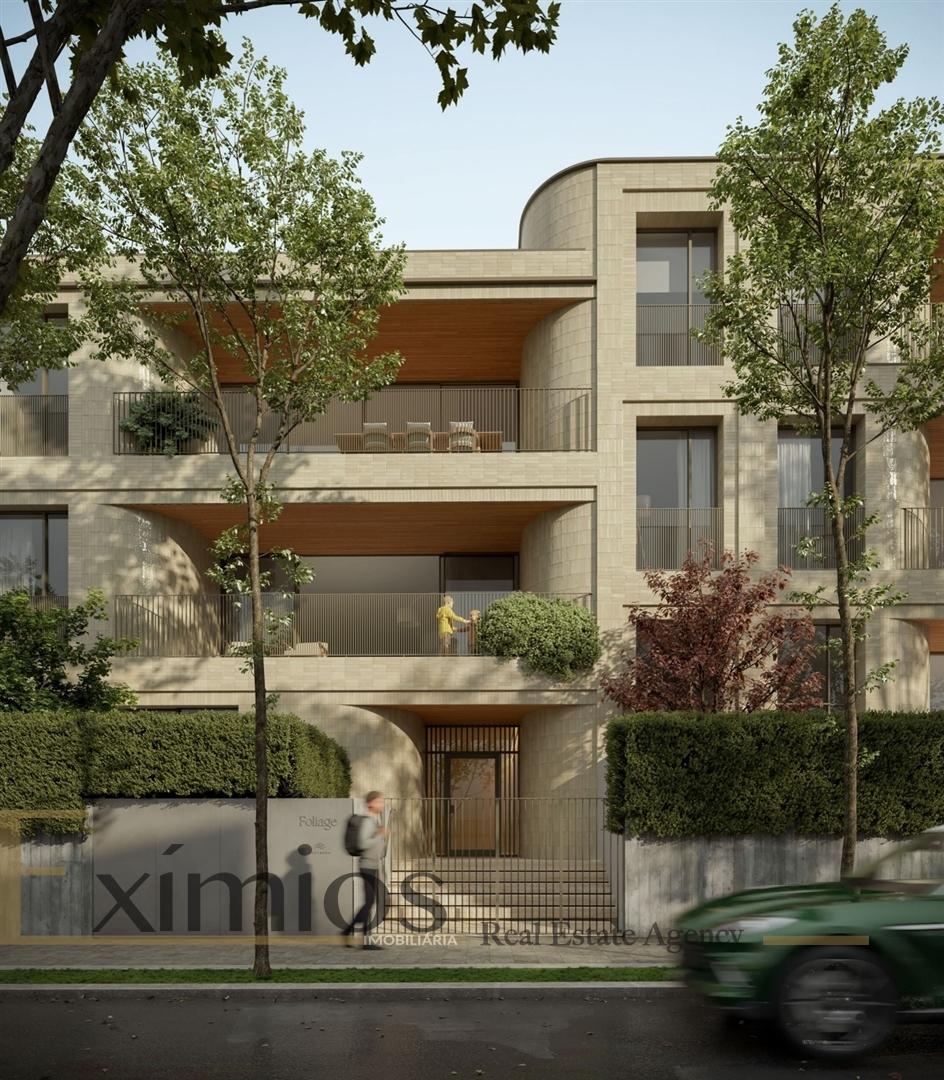 Apartamento T3, em construção, na Foz do Porto