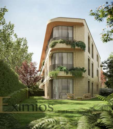 Apartamento T4, em construção, na Foz do Porto