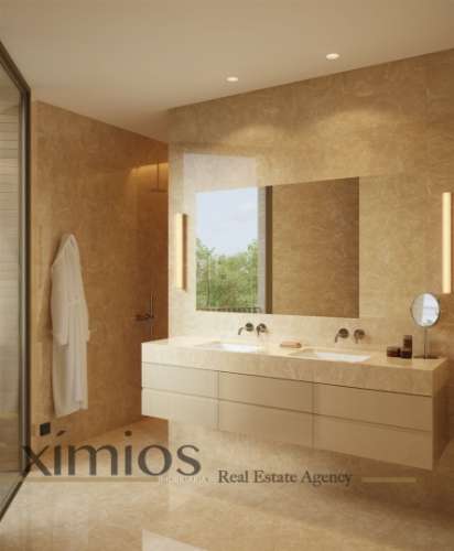 Apartamento T4, em construção, na Foz do Porto