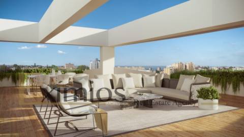 Apartamento T4 Duplex, em construção, no centro do Porto