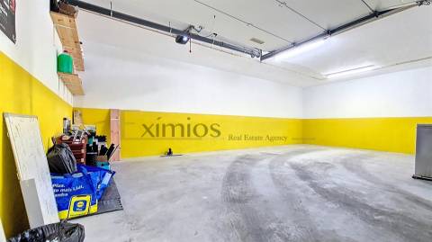 Apartamento T2 com garagem para dois carros, em Gião