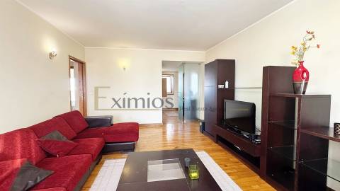 Apartamento T2 com garagem, no centro da Póvoa de Varzim