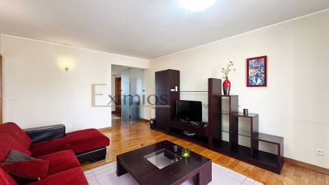 Apartamento T2 com garagem, no centro da Póvoa de Varzim