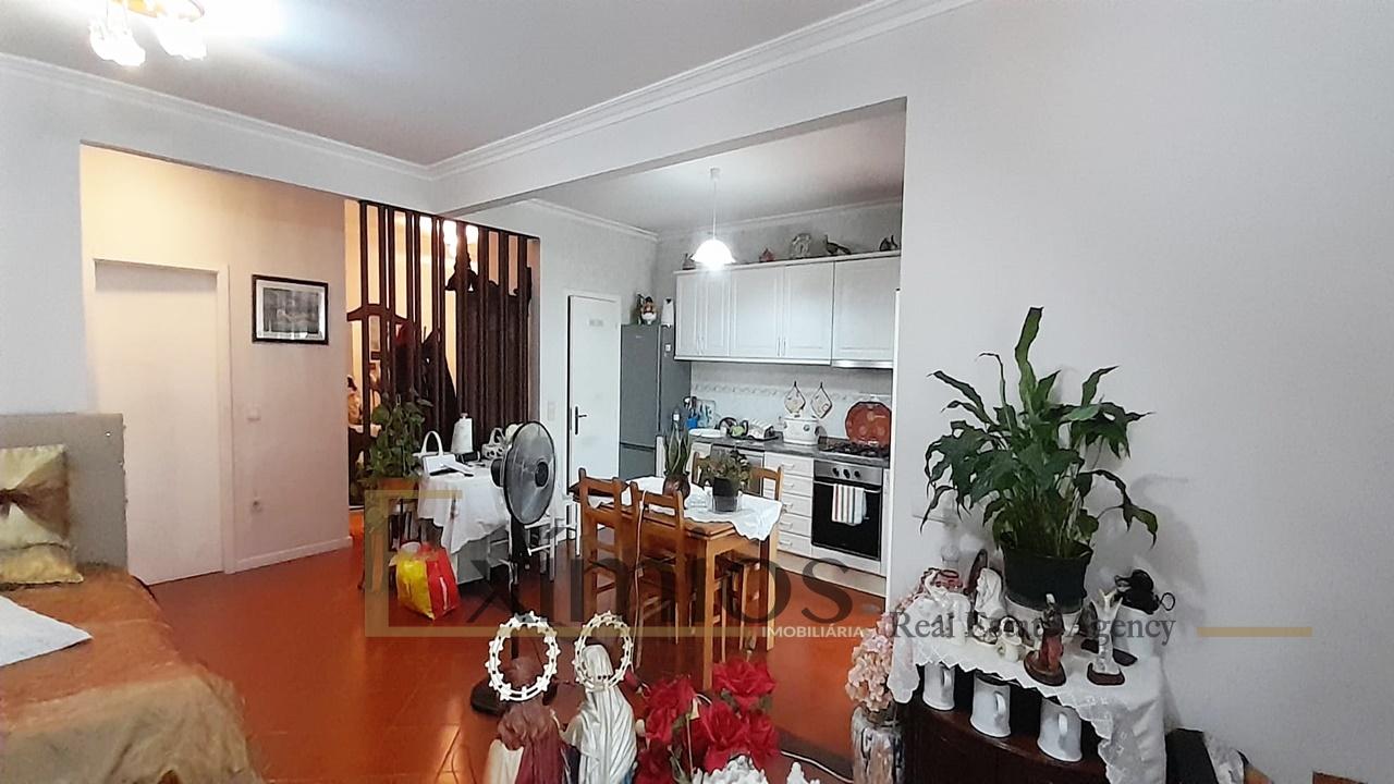 Apartamento T2 com garagem, em Santo Tirso