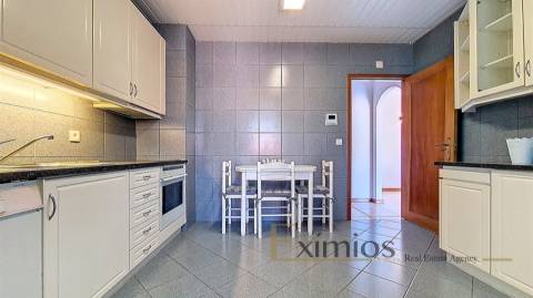 Apartamento T2 com vistas de mar, em Mindelo