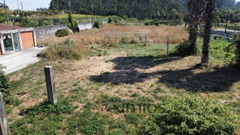 Terreno urbanizável, em Tougues