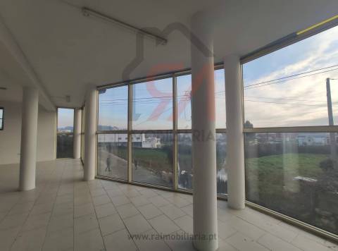 Loja  Venda em Meixomil,Paços de Ferreira