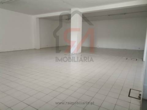Armazém  Venda em Paços de Ferreira,Paços de Ferreira
