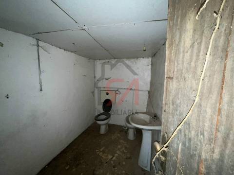 Moradia para Restaurar  Venda em Frazão Arreigada,Paços de Ferreira