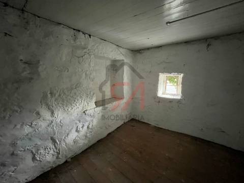 Moradia para Restaurar  Venda em Frazão Arreigada,Paços de Ferreira