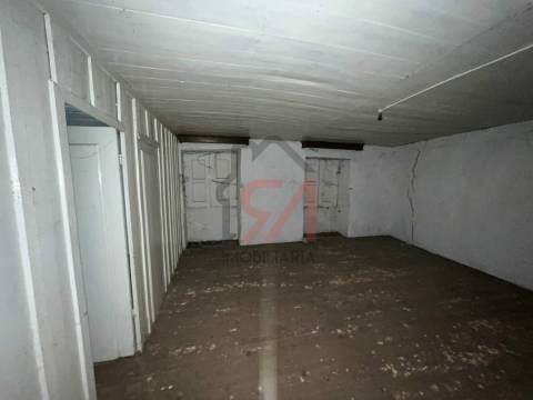Moradia para Restaurar  Venda em Frazão Arreigada,Paços de Ferreira