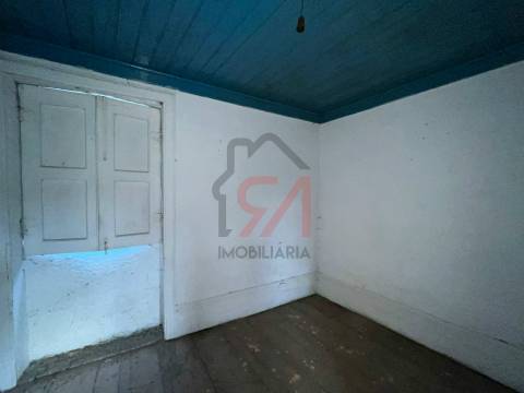 Moradia para Restaurar  Venda em Frazão Arreigada,Paços de Ferreira
