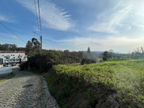 Moradia para Restaurar  Venda em Frazão Arreigada,Paços de Ferreira