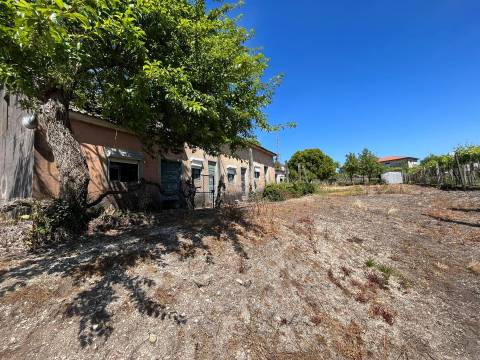 Moradia para Restaurar  Venda em Paços de Ferreira,Paços de Ferreira