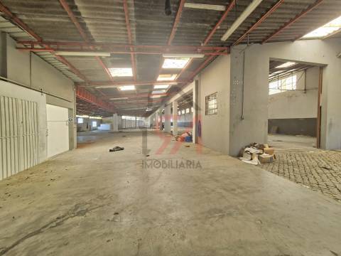 Armazém  Venda em Penamaior,Paços de Ferreira