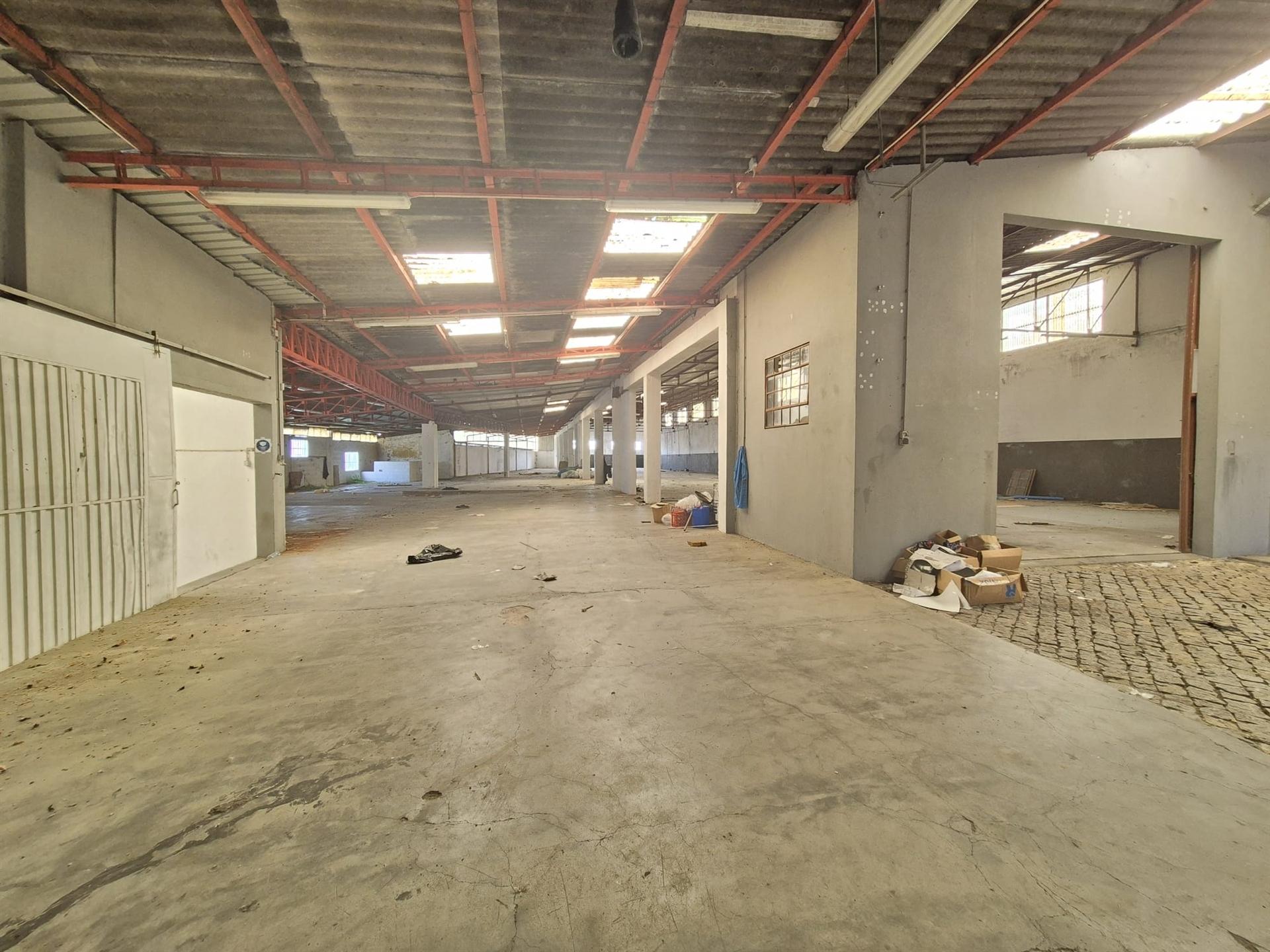 Armazém  Venda em Penamaior,Paços de Ferreira