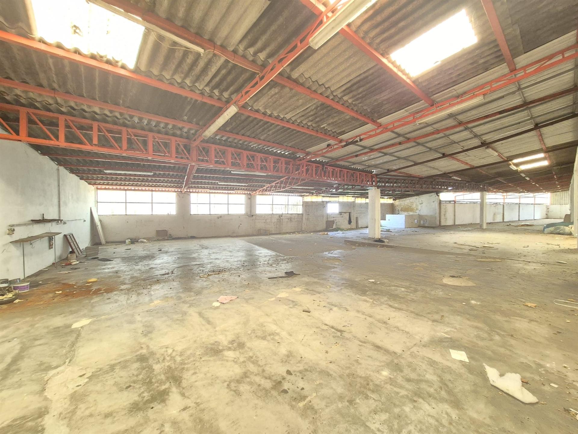 Armazém  Venda em Penamaior,Paços de Ferreira