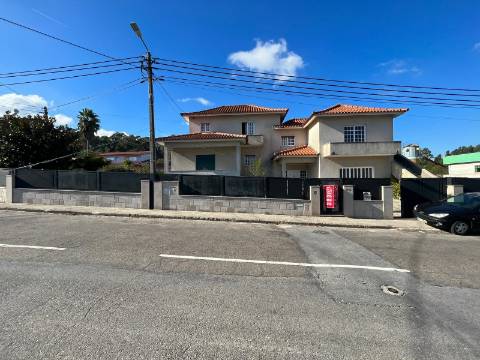 Moradia T4 Venda em Eiriz,Paços de Ferreira