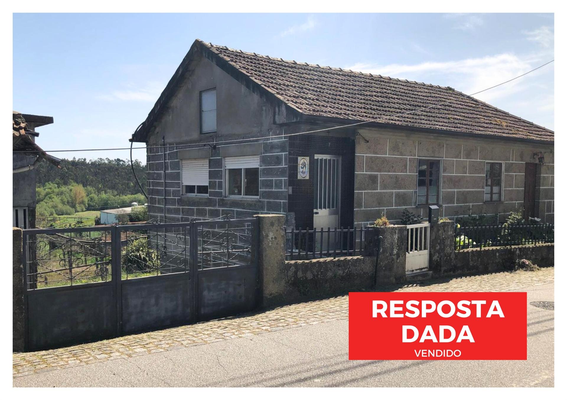 Moradia para Restaurar T3 Venda em Eiriz,Paços de Ferreira