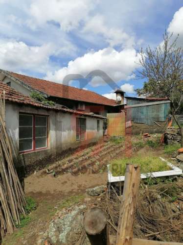 Moradia para Restaurar  Venda em Carvalhosa,Paços de Ferreira