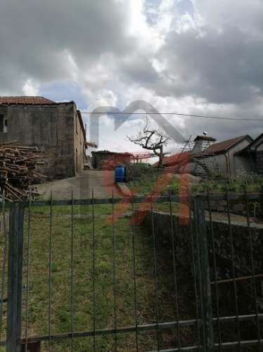 Moradia para Restaurar  Venda em Carvalhosa,Paços de Ferreira