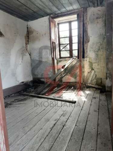 Moradia para Restaurar  Venda em Carvalhosa,Paços de Ferreira