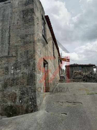 Moradia para Restaurar  Venda em Carvalhosa,Paços de Ferreira