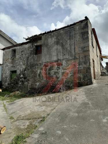 Moradia para Restaurar  Venda em Carvalhosa,Paços de Ferreira