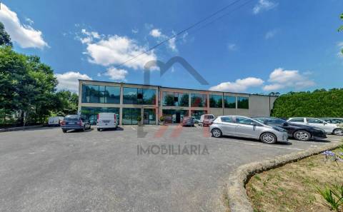 Armazém  Venda em Carvalhosa,Paços de Ferreira