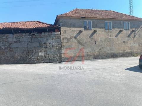 Moradia para Restaurar  Venda em Carvalhosa,Paços de Ferreira