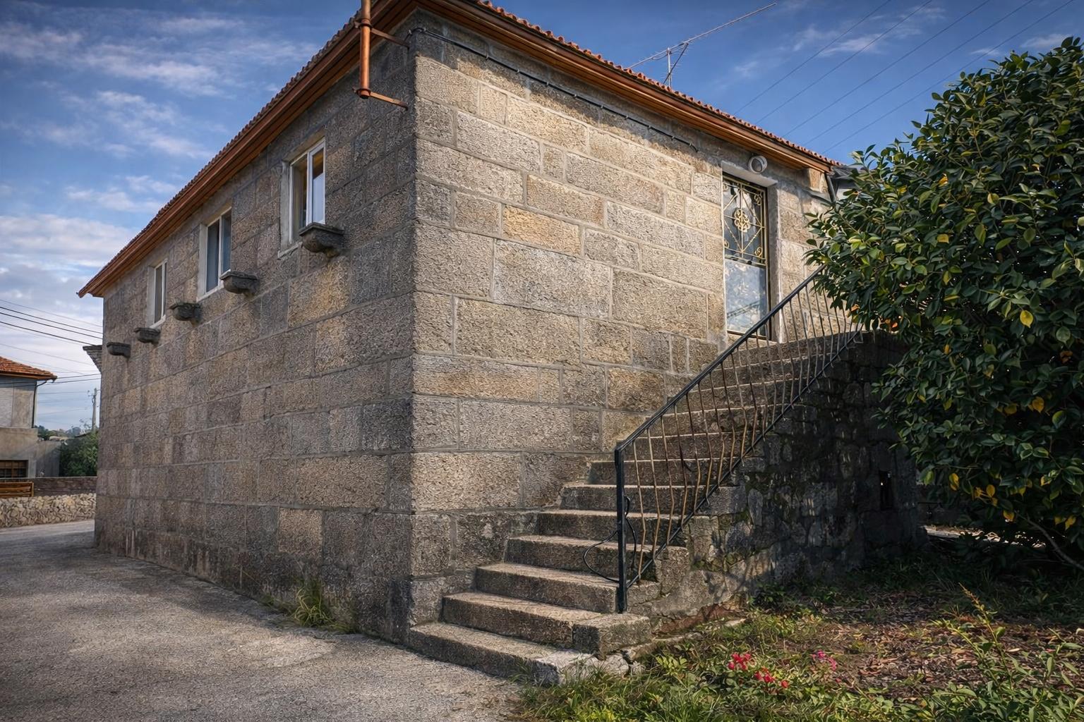 Moradia para Restaurar  Venda em Carvalhosa,Paços de Ferreira