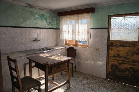 Moradia para Restaurar  Venda em Carvalhosa,Paços de Ferreira