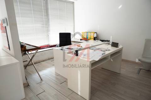 Fábrica/Indústria  Venda em Figueiró,Paços de Ferreira