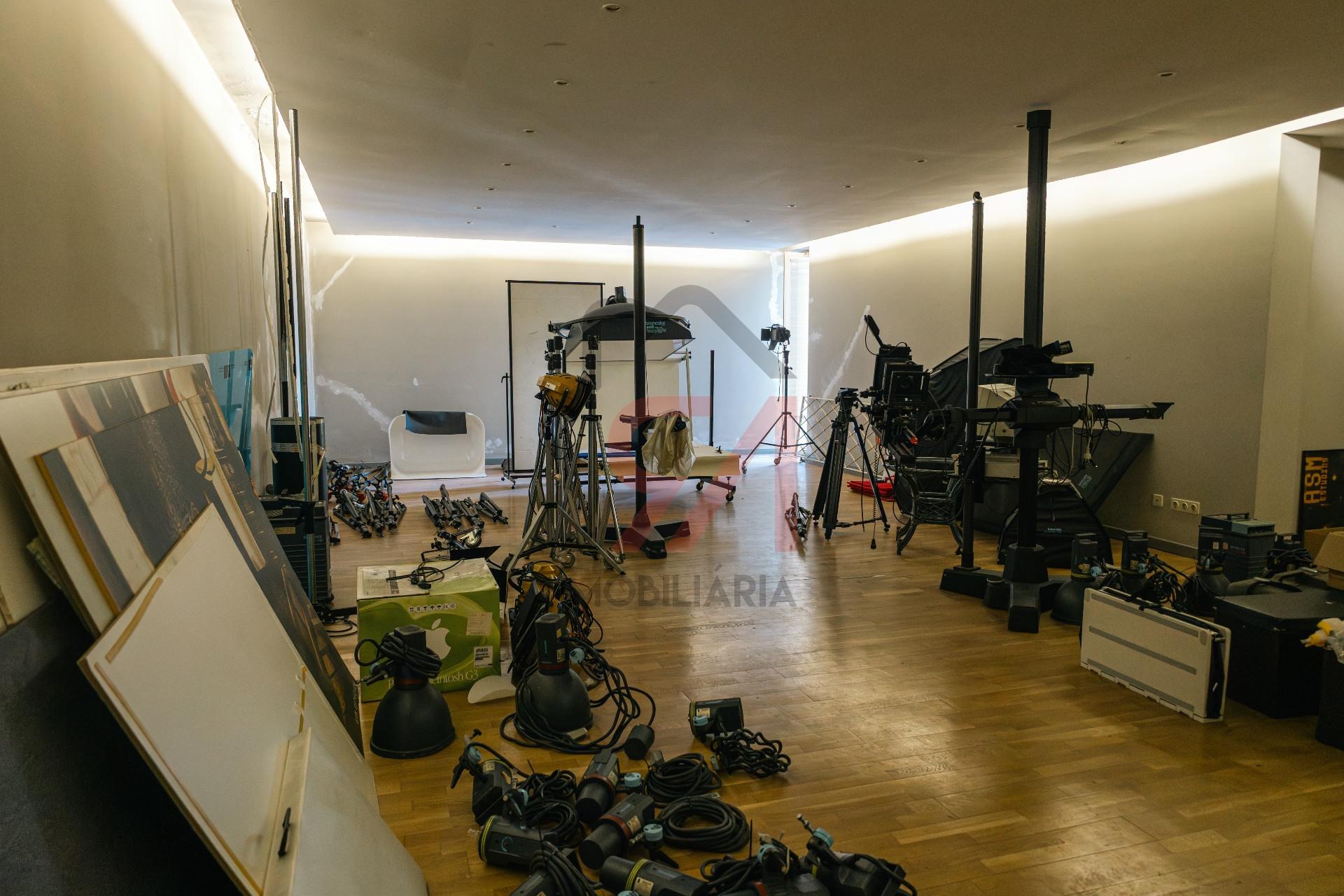 Armazém  Venda em Freamunde,Paços de Ferreira