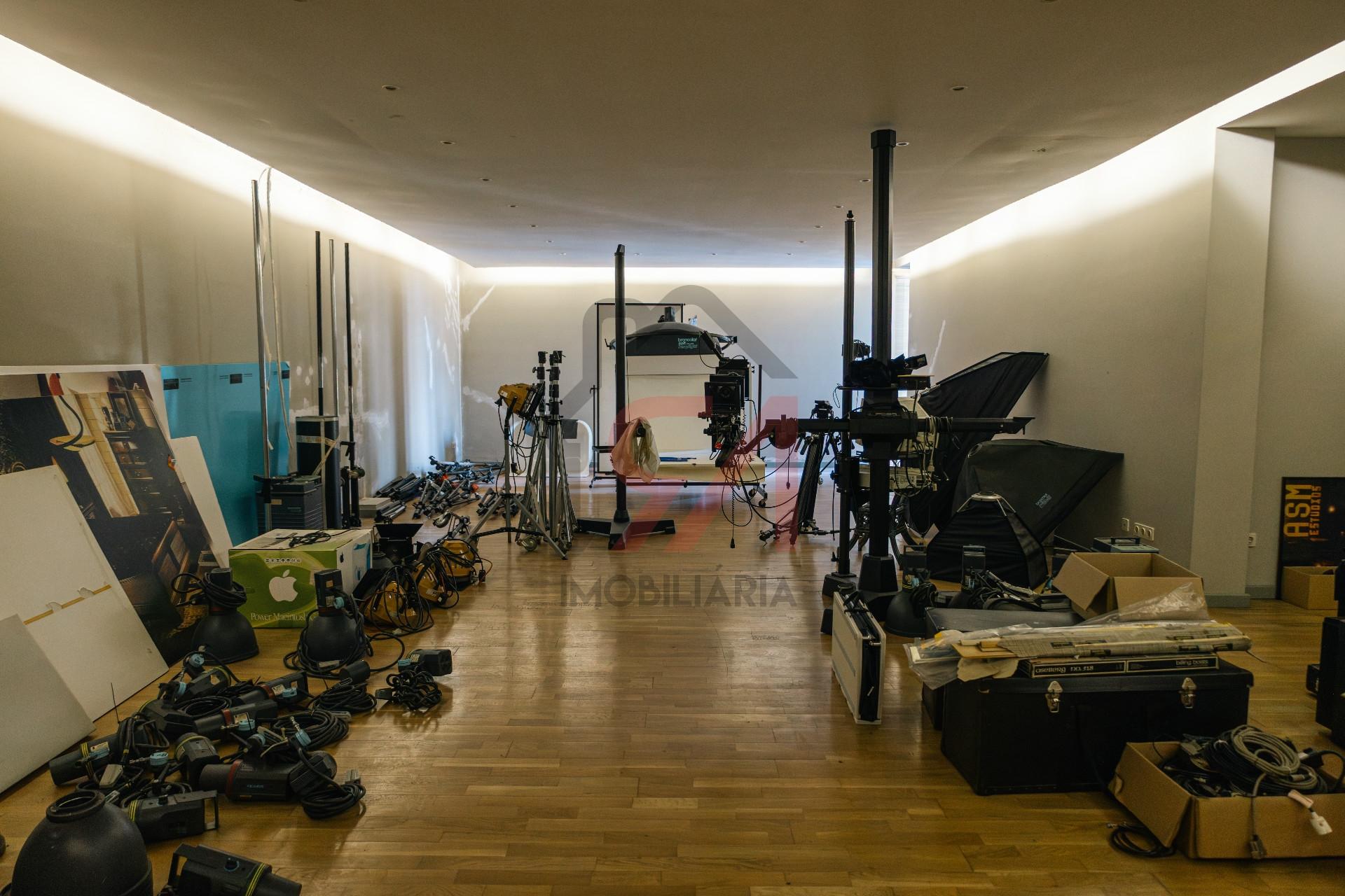 Armazém  Venda em Freamunde,Paços de Ferreira